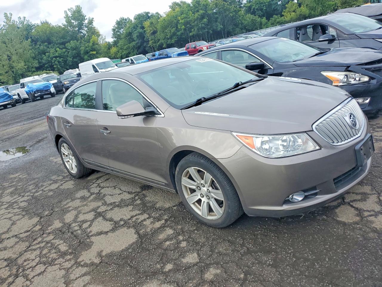 2012 Buick Lacrosse Gold vin: 1G4GC5E31CF137368