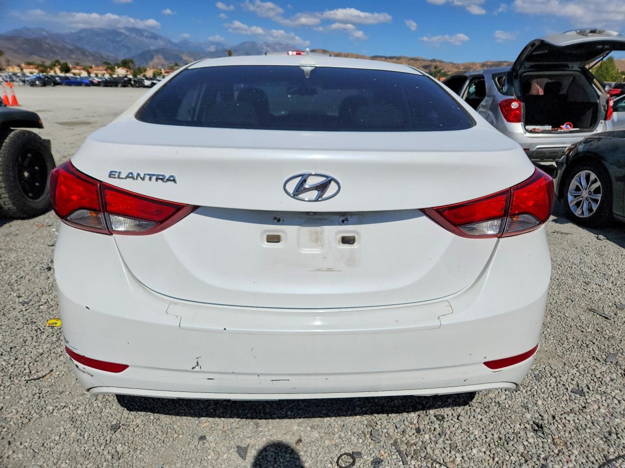 2015 Hyundai Elantra Se White vin: 5NPDH4AE7FH600750