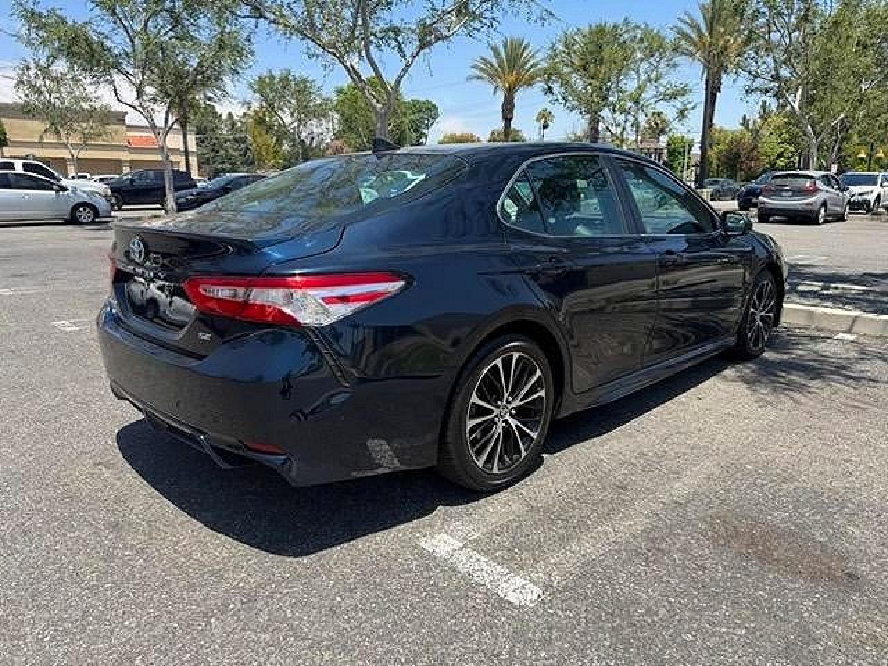 2020 Toyota Camry Hybrid Se Blue vin: 4T1G31AK3LU016262