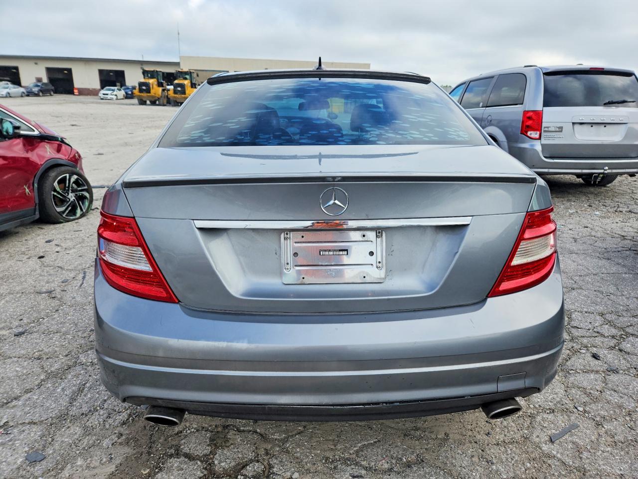 2009 Mercedes-benz C 350 Silver vin: WDDGF56X19R052900