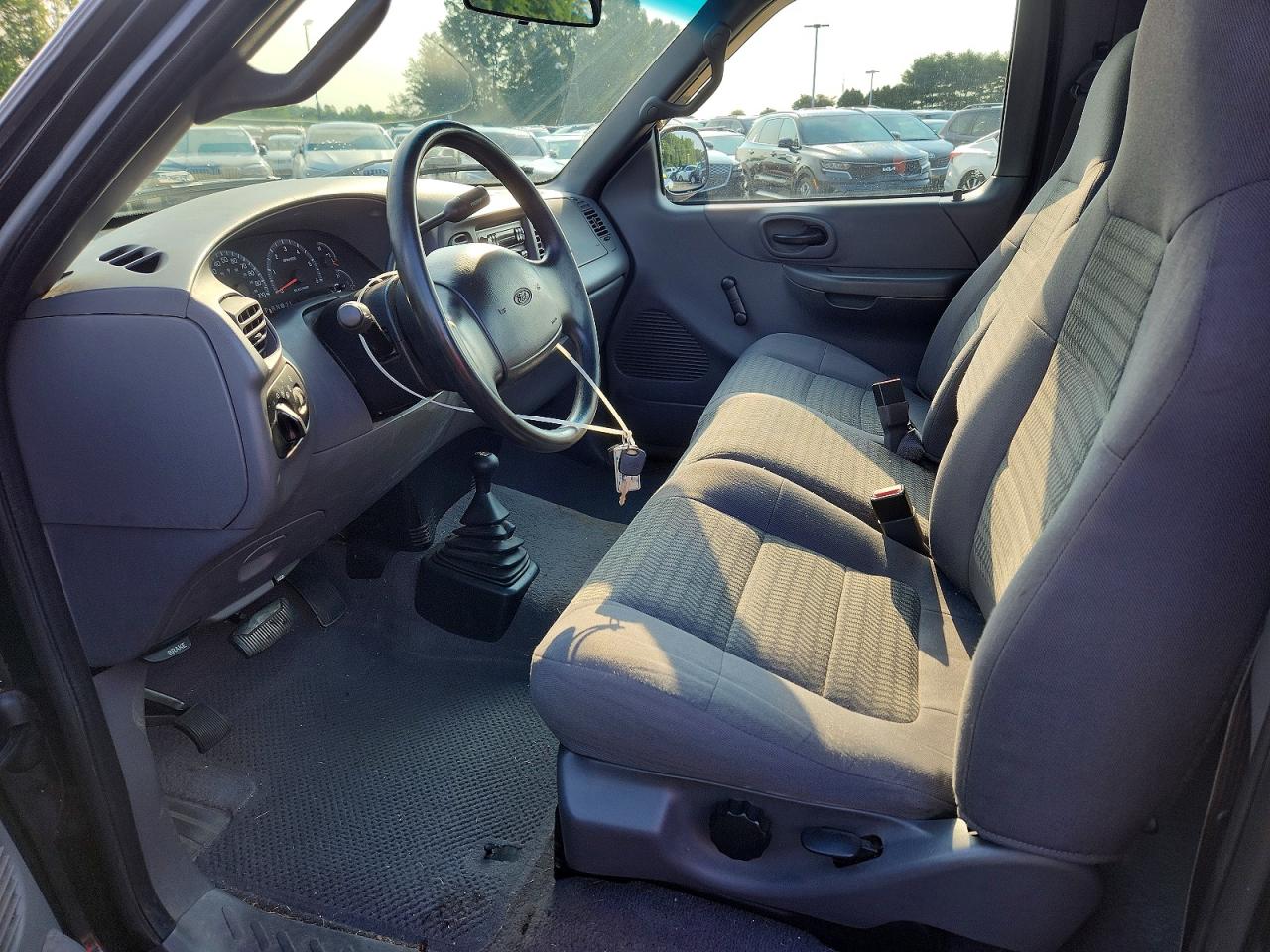 2002 Ford F150 Black vin: 1FTRF182X2NA47575