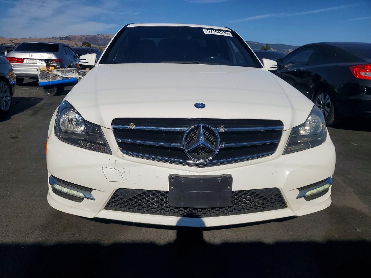 2014 Mercedes-benz C 250 White vin: WDDGF4HB1EG239426