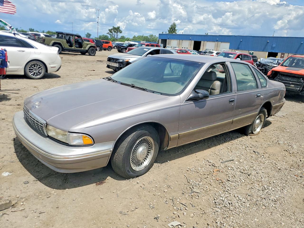 1996 Chevrolet Caprice Classic Cream vin: 1G1BL52W8TR187866