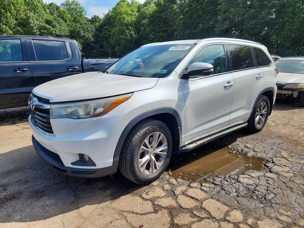 2015 Toyota Highlander Xle White vin: 5TDJKRFH4FS181870