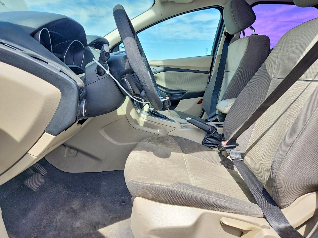 2012 Ford Focus Se Серебряный vin: 1FAHP3K22CL168990