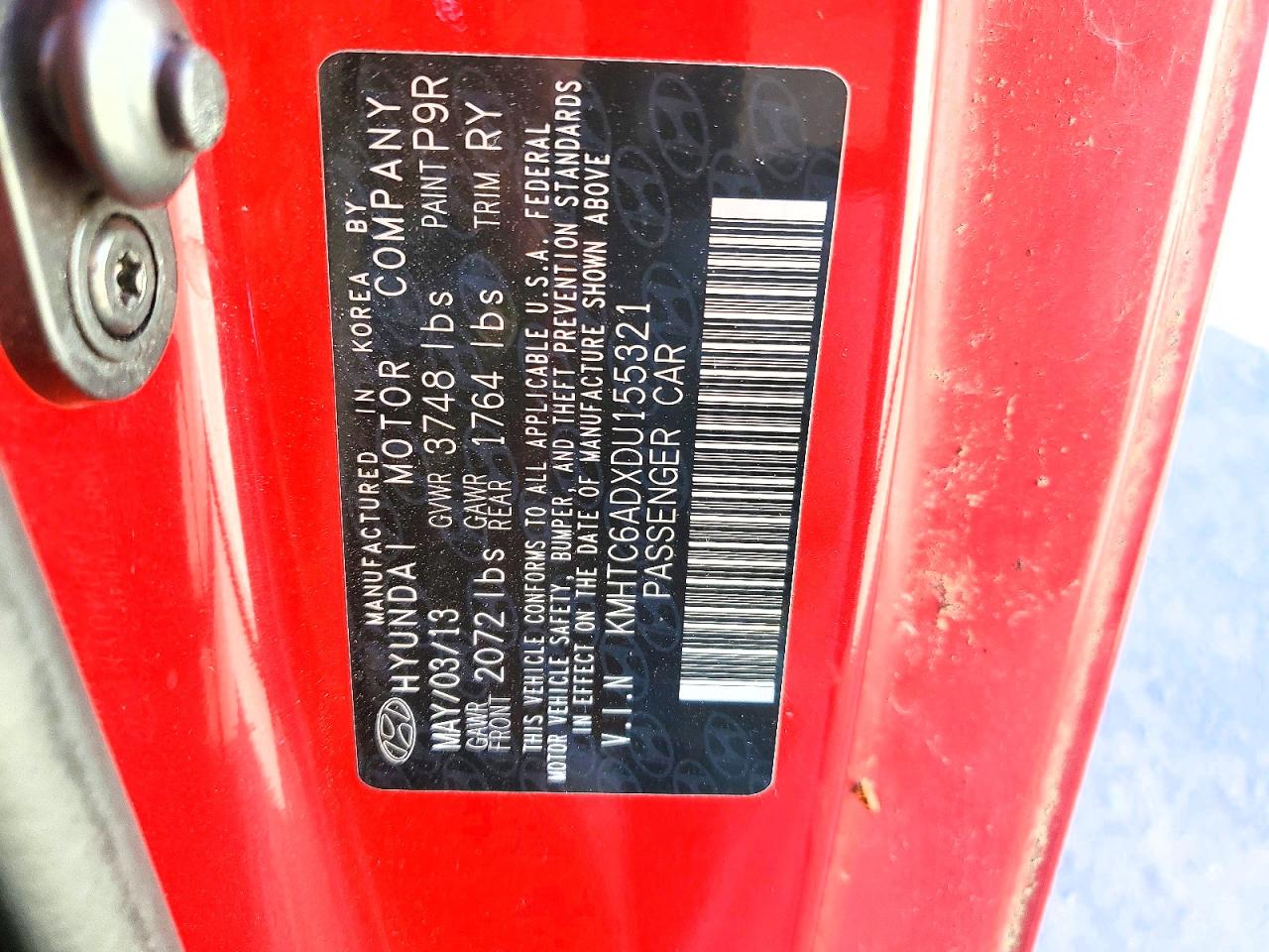 2013 Hyundai Veloster Base Red vin: KMHTC6ADXDU155321