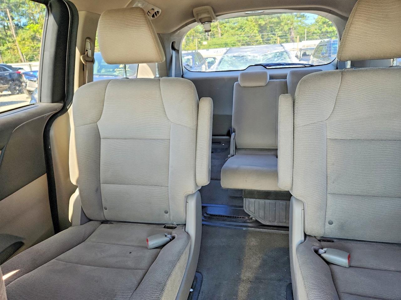 2013 Honda Odyssey Lx White vin: 5FNRL5H24DB071923