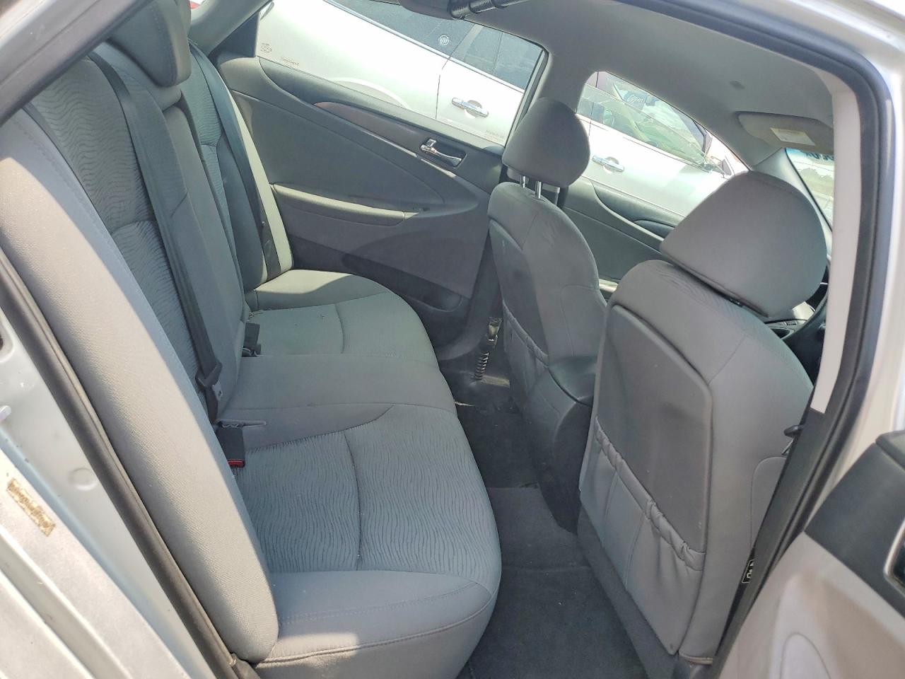 2014 Hyundai Sonata Hybrid Silver vin: KMHEC4A49EA114288