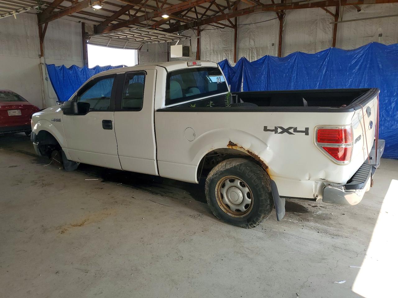 2014 Ford F150 Super Cab White vin: 1FTFX1EF1EKE28213