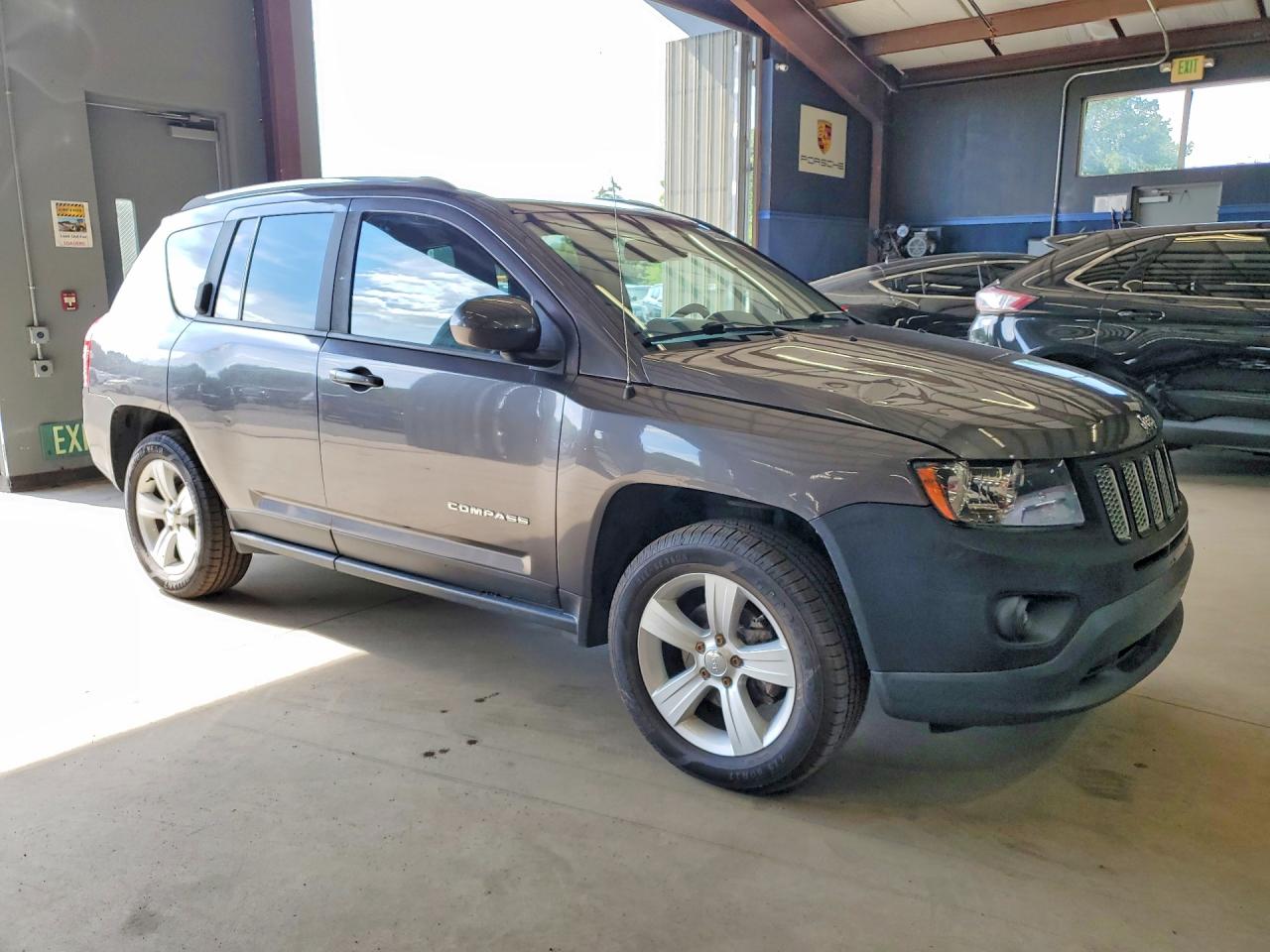 2015 Jeep Compass Latitude Серый vin: 1C4NJDEB2FD163190