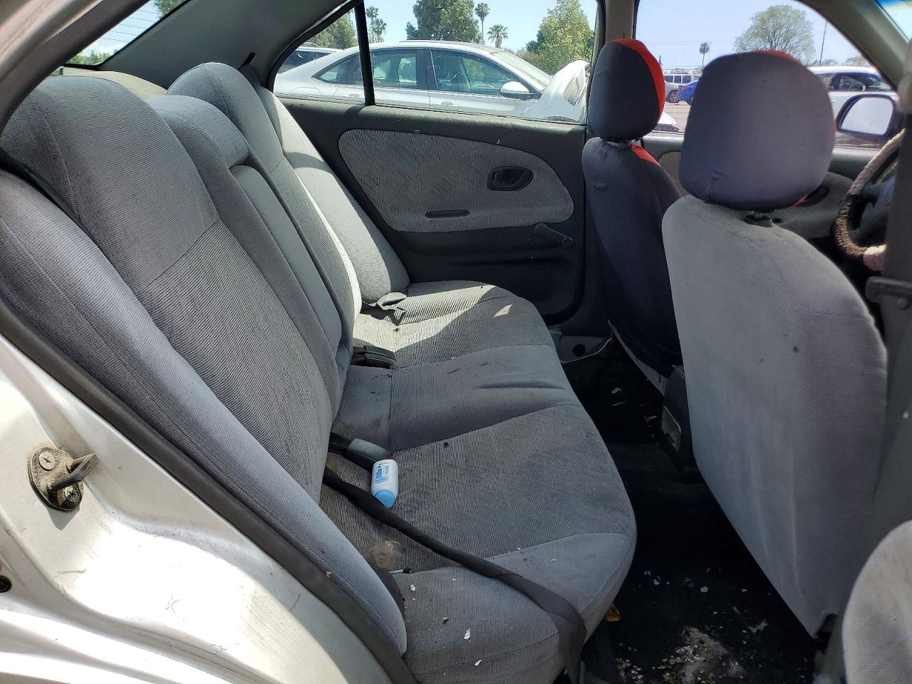 2001 Mitsubishi Mirage Es Silver vin: JA3AY26C51U042215