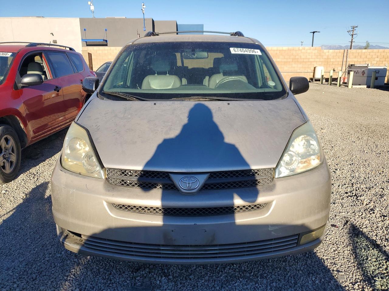 2004 Toyota Sienna Le 7 Passenger Gold vin: 5TDZA23C64S128736