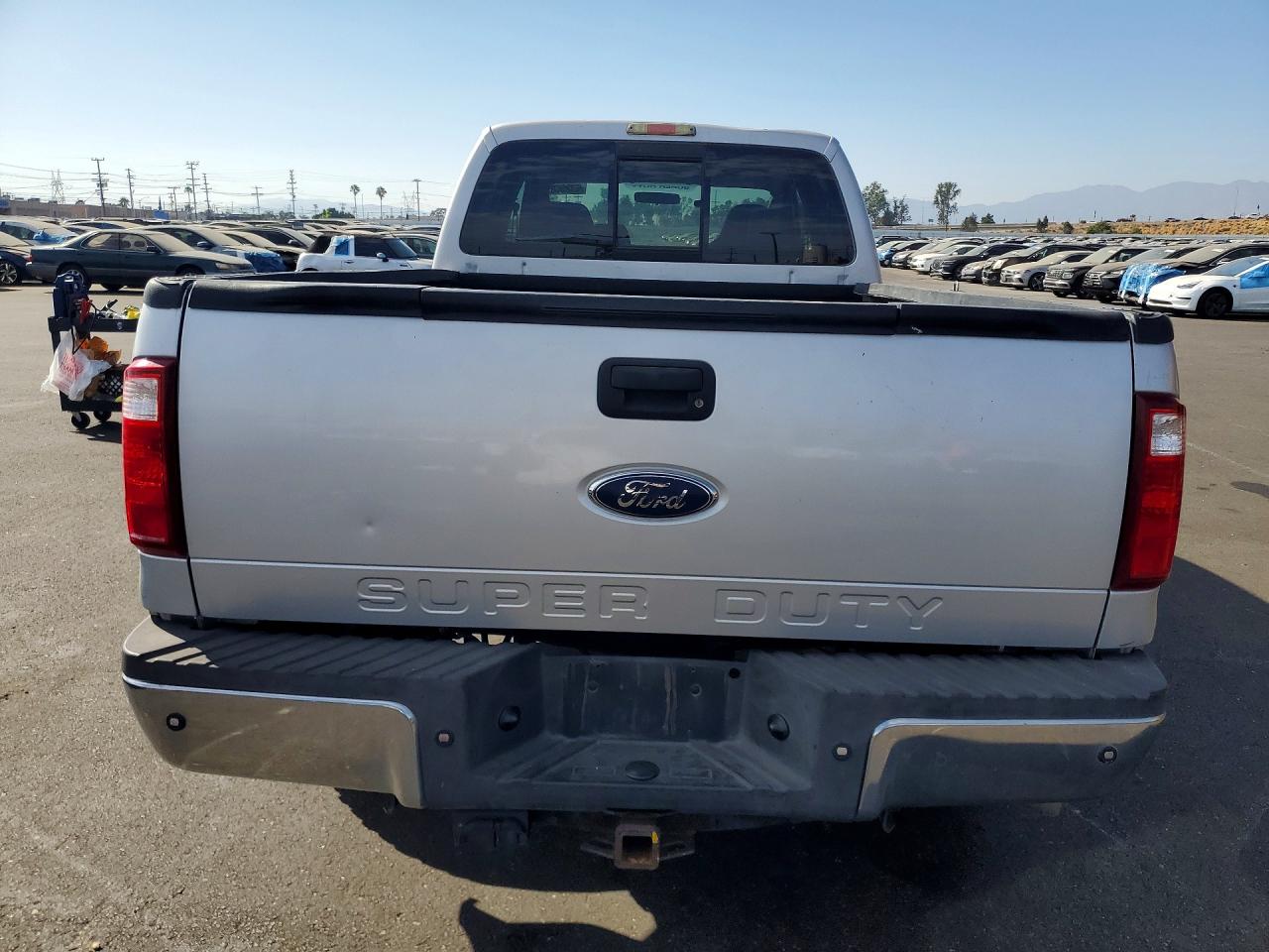 2008 Ford F250 Super Duty Серебряный vin: 1FTSW20R38EC56553