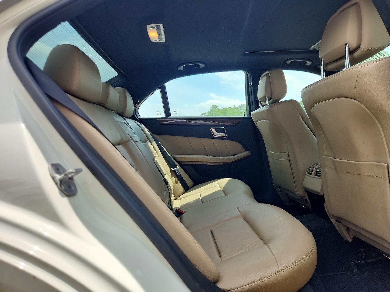 2012 Mercedes-benz E 350 White vin: WDDHF5KB6CA592358