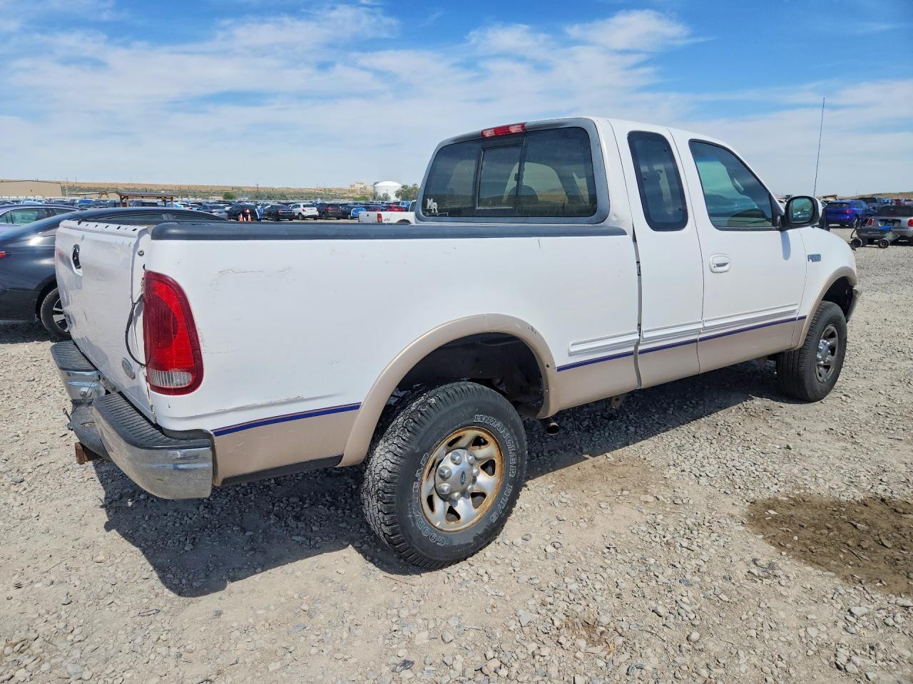 1997 Ford F250 White vin: 1FTFX28W7VKD42356