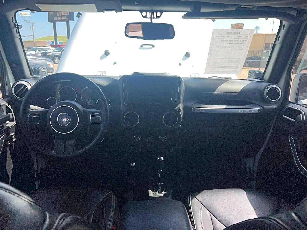 2015 Jeep Wrangler Unlimited Rubicon White vin: 1C4BJWFG3FL530855