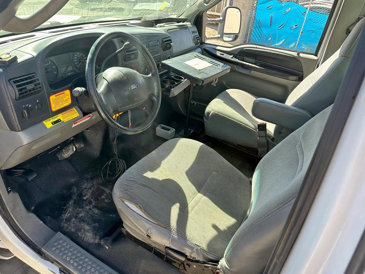 2006 Ford F450 Super Duty White vin: 1FDXF46Y36ED64938