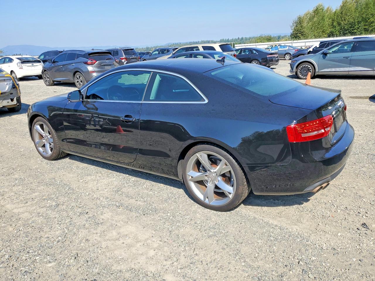 2011 Audi A5 Premium Plus Черный vin: WAULFAFRXBA081297