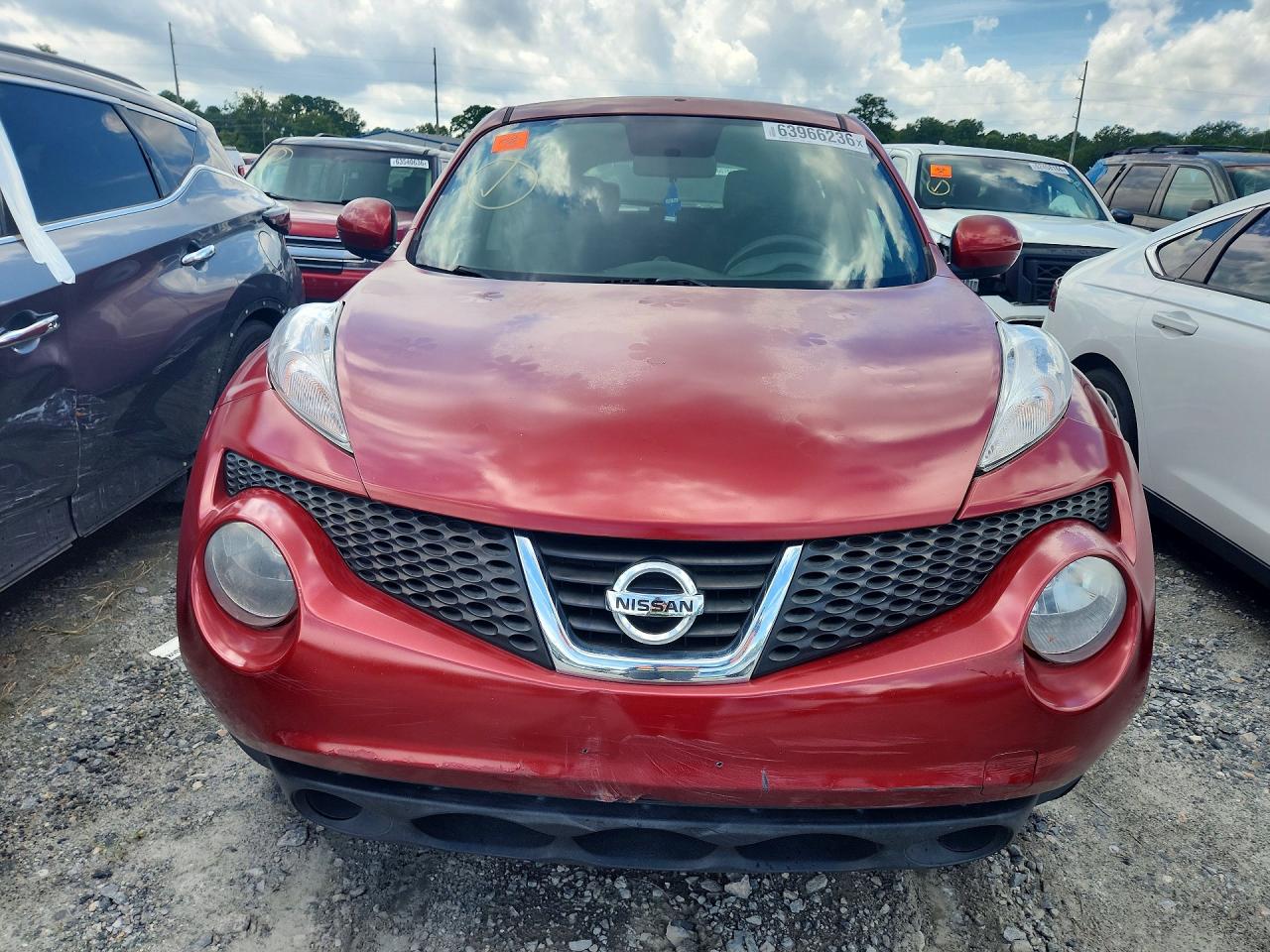 2011 Nissan Juke S Maroon vin: JN8AF5MR3BT018233