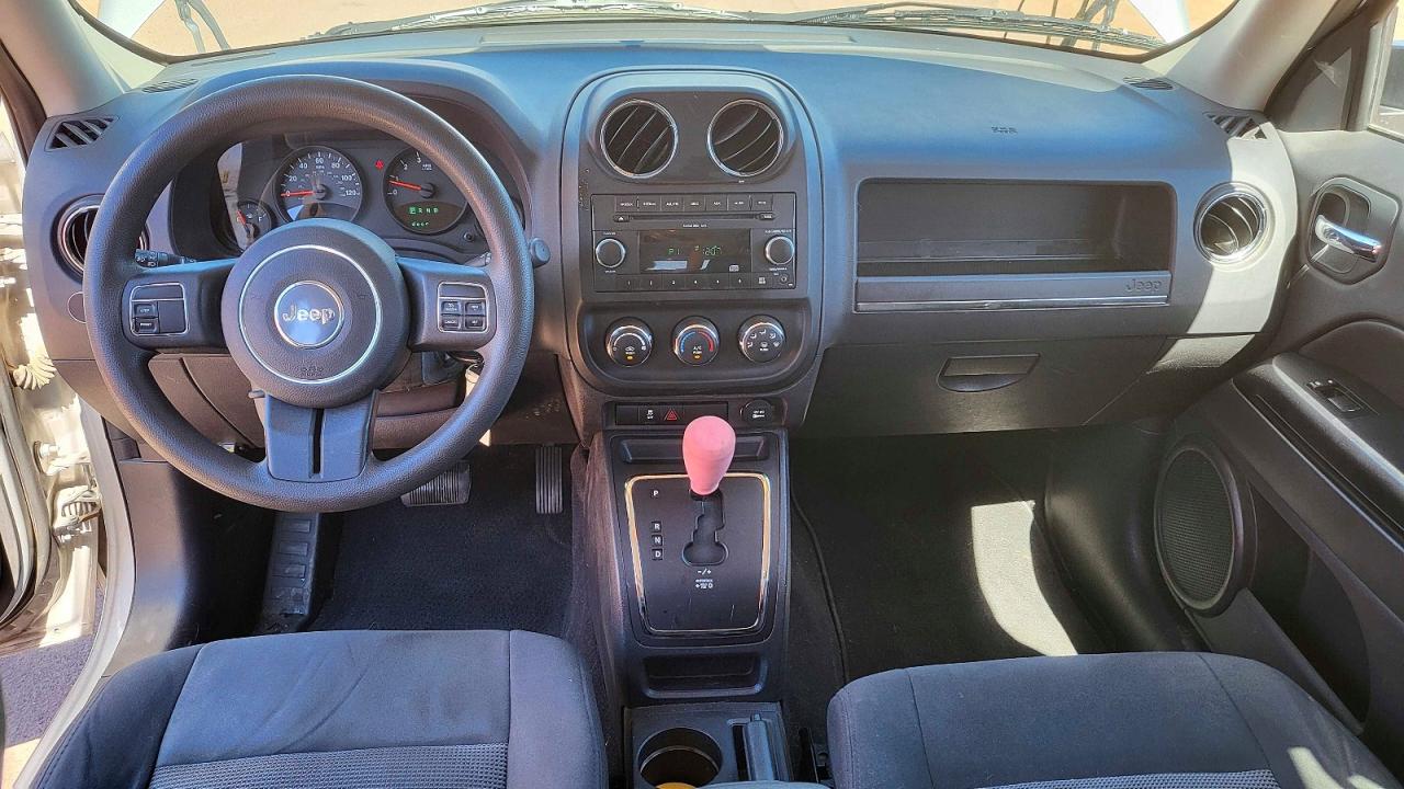 2011 Jeep Patriot Base Серебряный vin: 1J4NT1GBXBD165750
