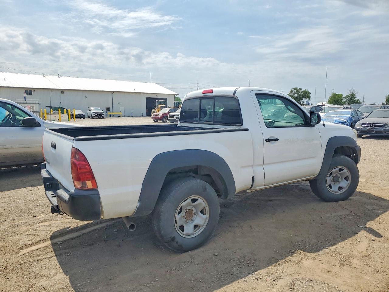 2012 Toyota Tacoma Base White vin: 5TFPX4EN8CX012737