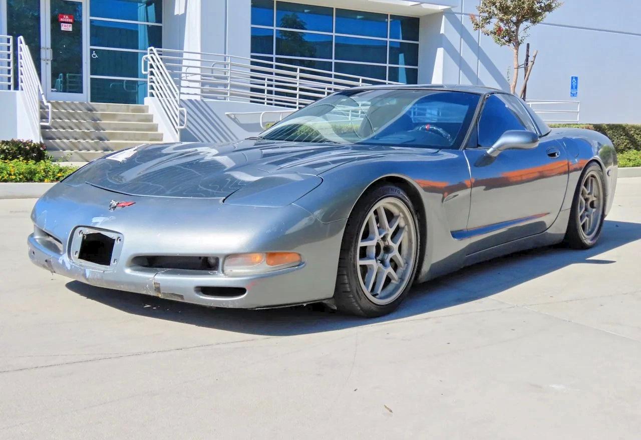 2004 Chevrolet Corvette Gray vin: 1G1YY22G845113763