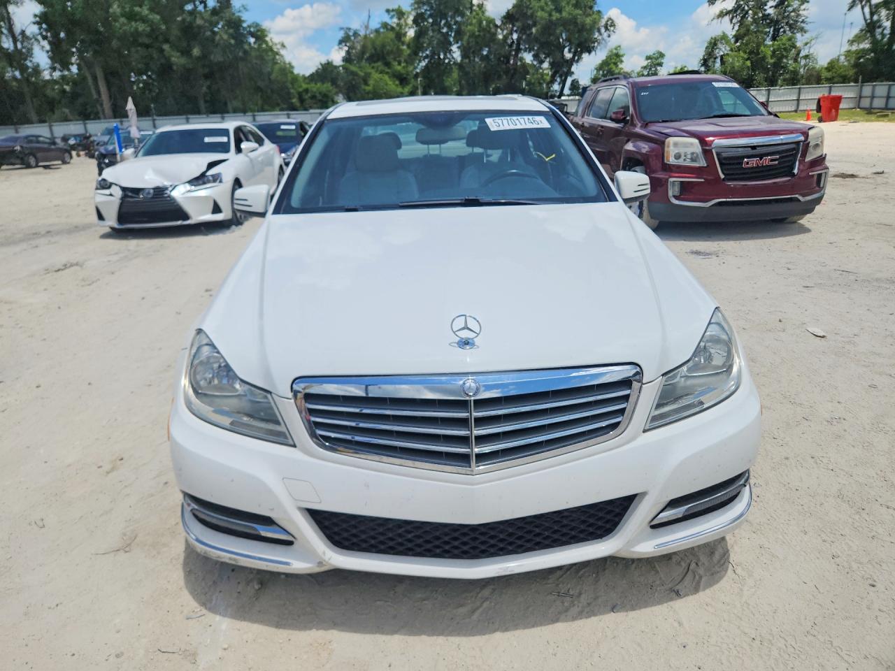 2013 Mercedes-benz C 250 White vin: WDDGF4HBXDR283587