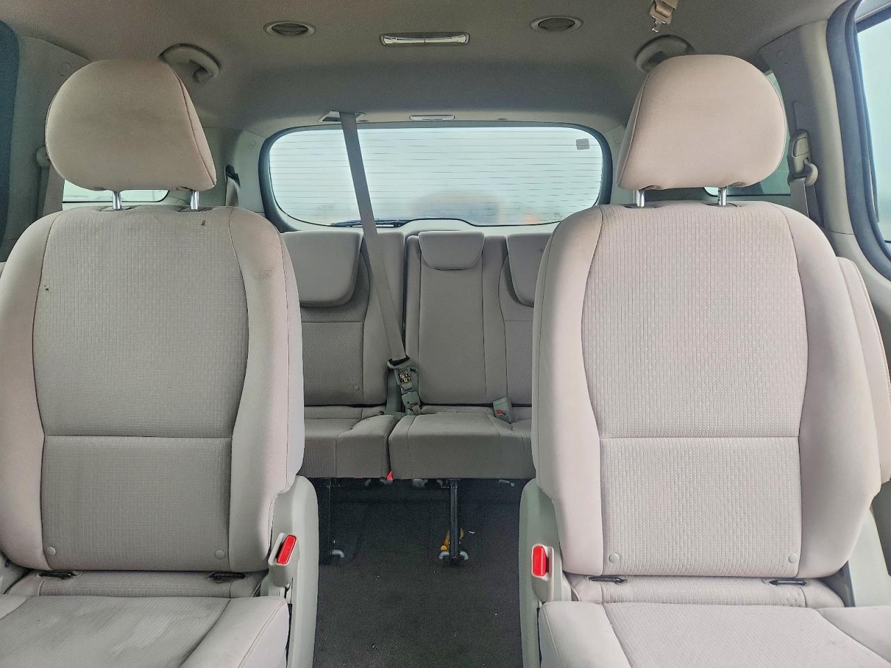 2017 Kia Sedona Lx Silver vin: KNDMB5C17H6231340