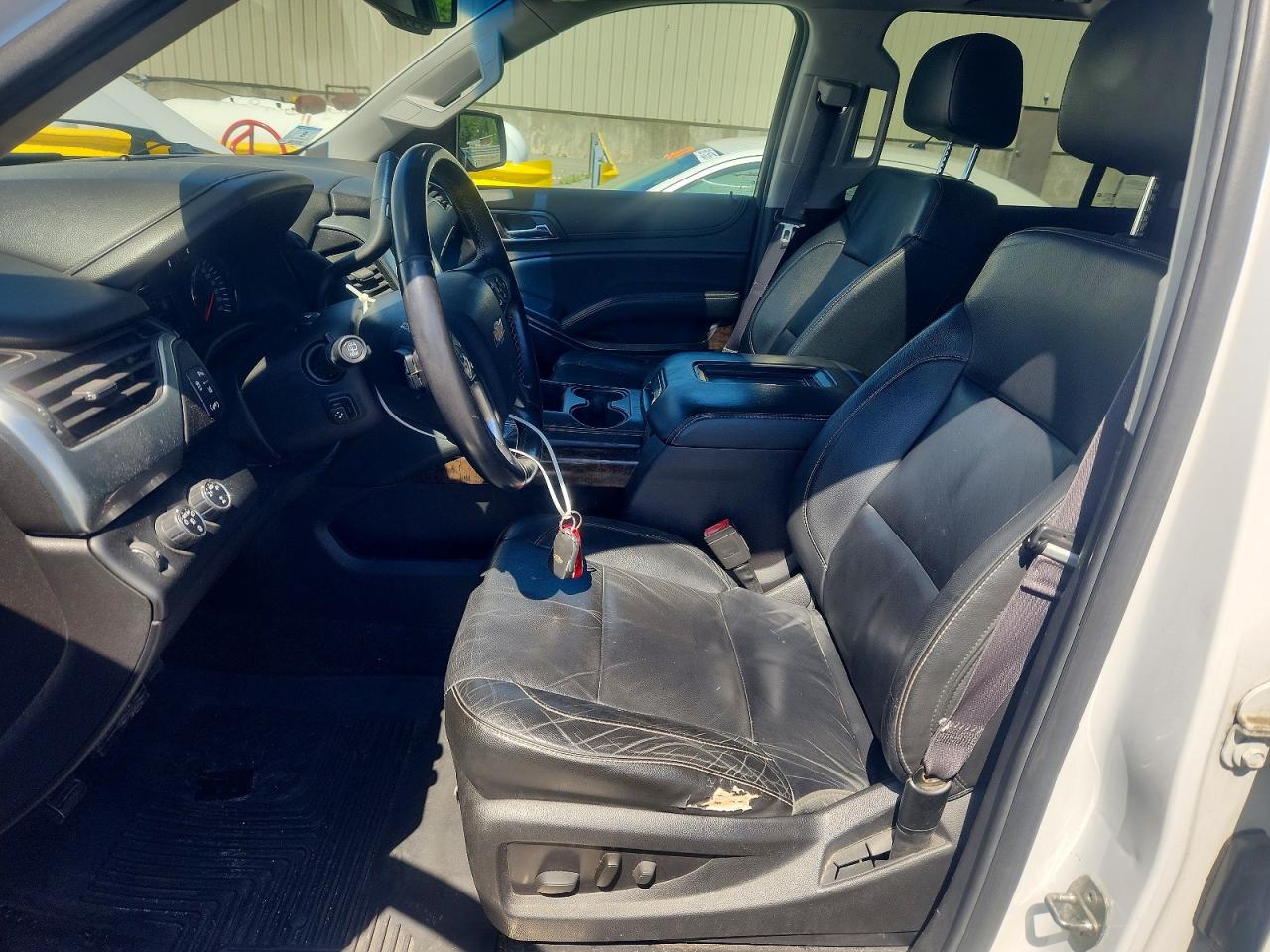 2015 Chevrolet Suburban K1500 Lt White vin: 1GNSKJKC1FR300402