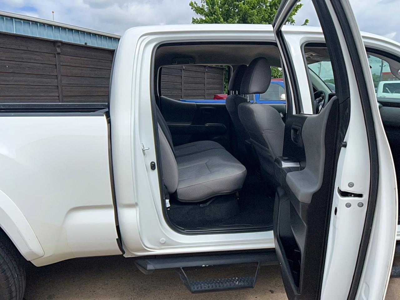 2022 Toyota Tacoma Sr5 V6 White vin: 3TMBZ5DNXNM036865