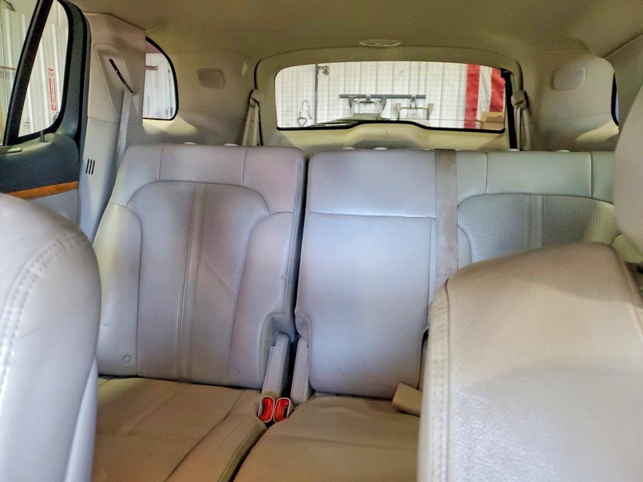 2011 Lincoln Mkt Blue vin: 2LMHJ5AR7BBJ52255