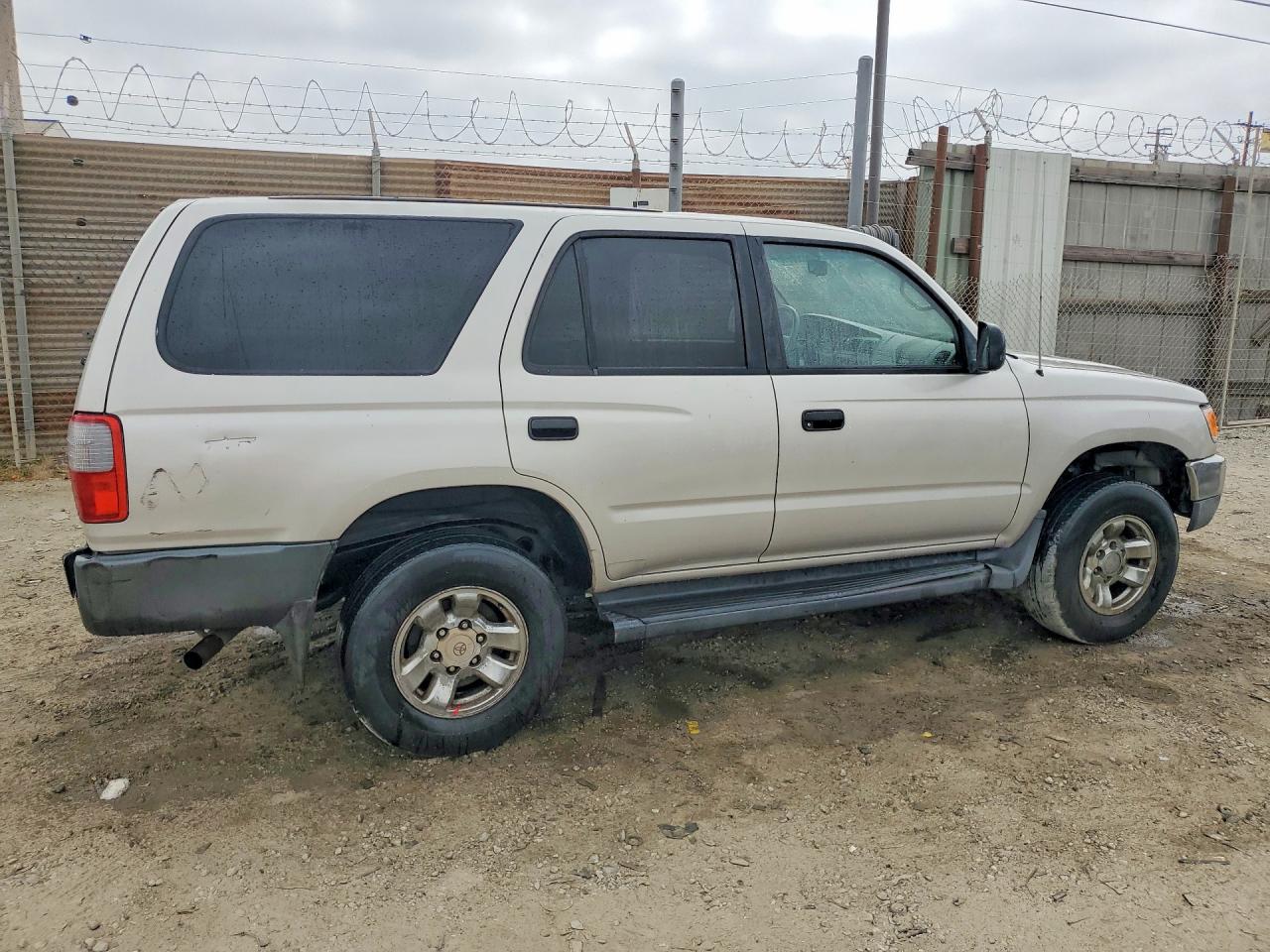 1997 Toyota 4runner Base Beige vin: JT3GM84R3V0016943