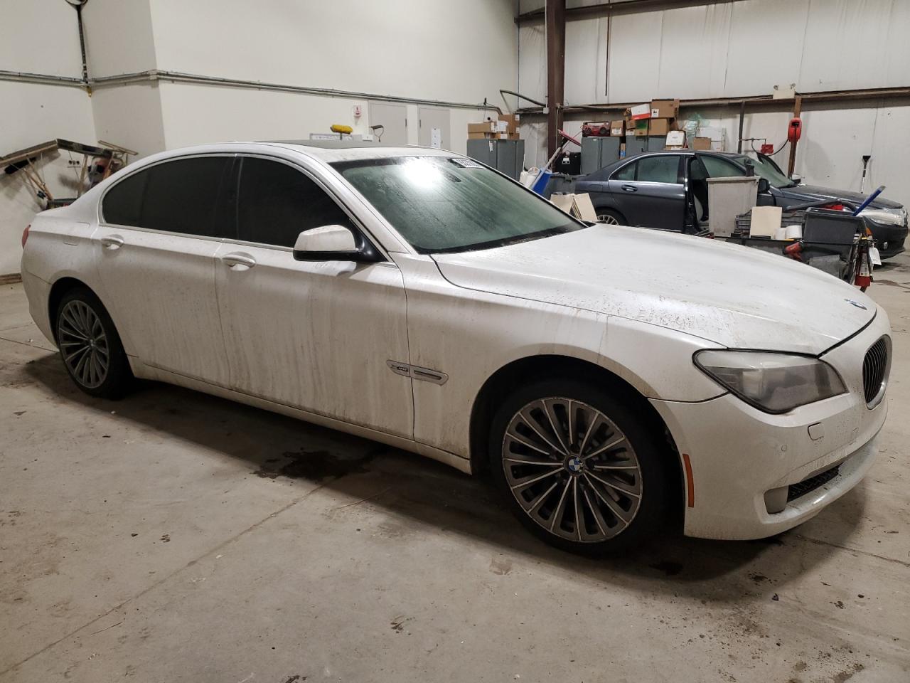 2010 Bmw 750 I Xdrive White vin: WBAKC6C57ACL67811