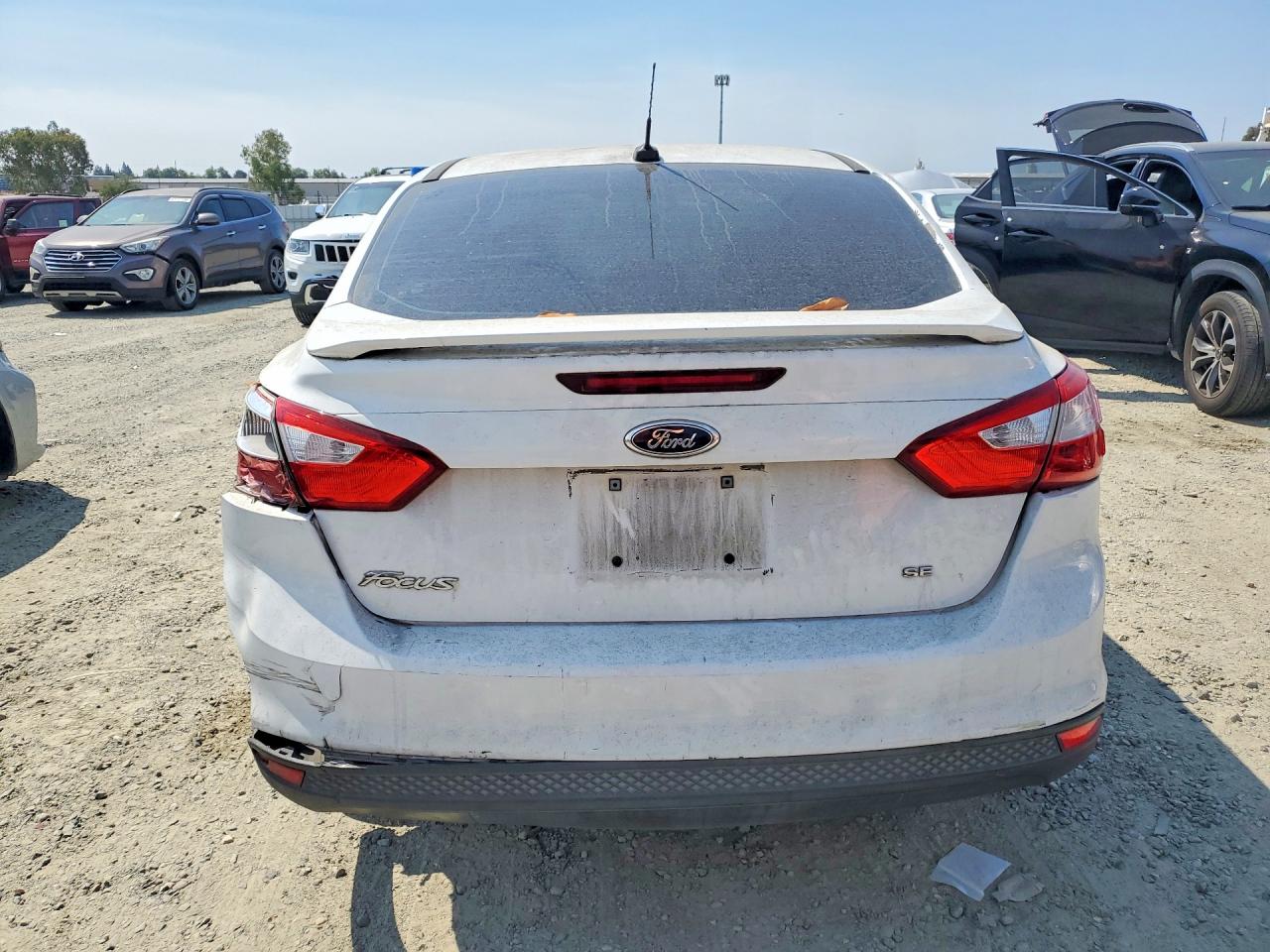 2014 Ford Focus Se White vin: 1FADP3F21EL248213