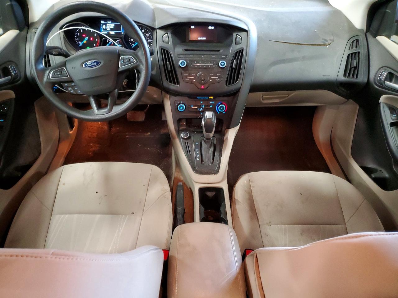 2015 Ford Focus Se Red vin: 1FADP3F20FL338843