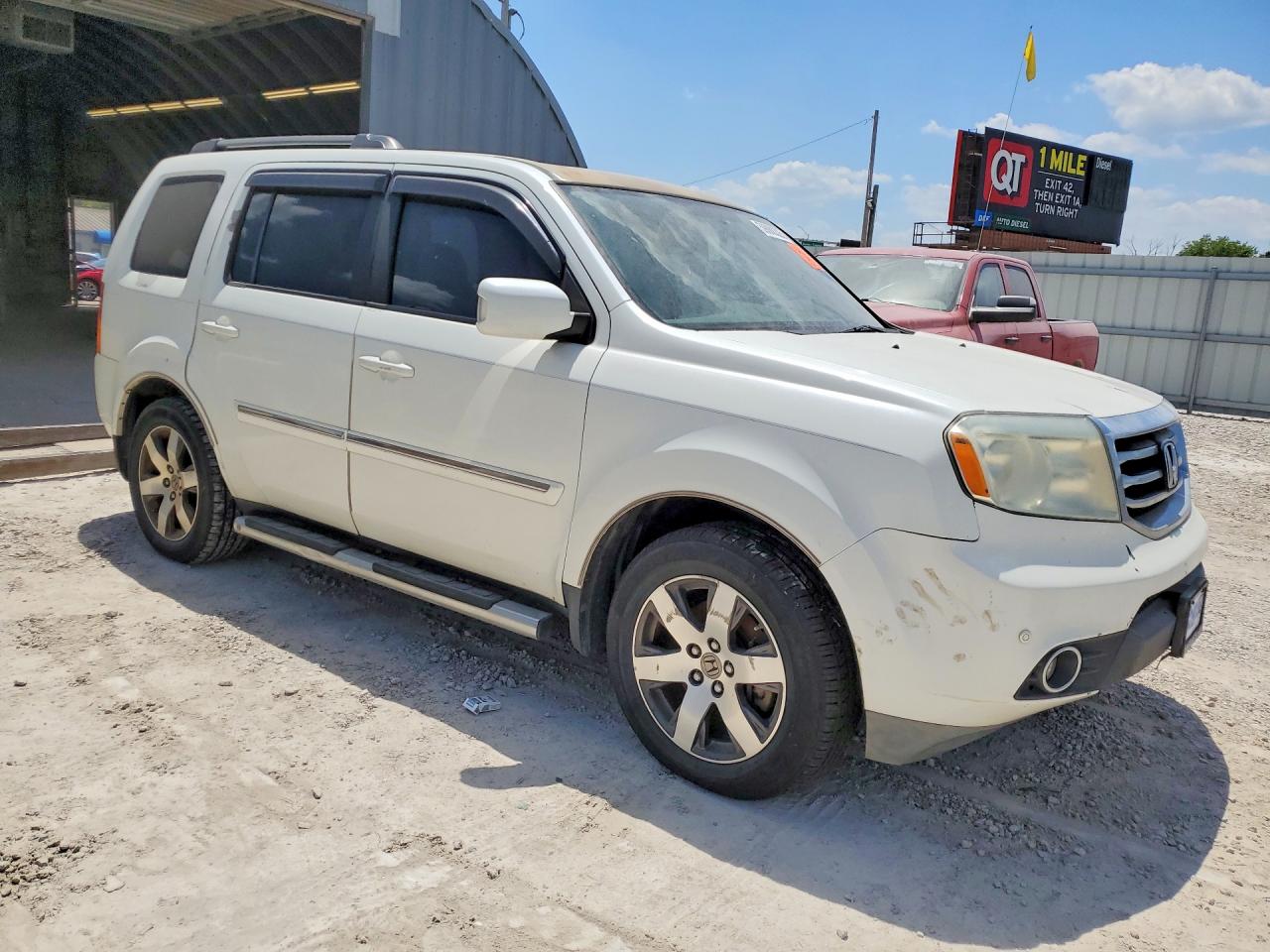 2013 Honda Pilot Touring White vin: 5FNYF4H99DB007371