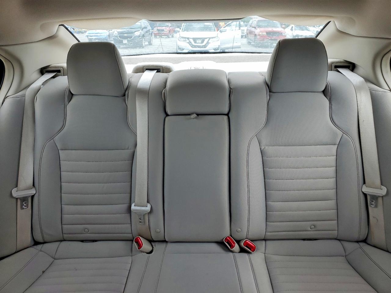 2011 Ford Taurus Se Silver vin: 1FAHP2DW5BG134916