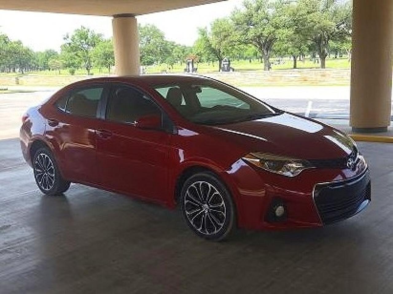 2014 Toyota Corolla Le Red vin: 5YFBURHE2EP102267