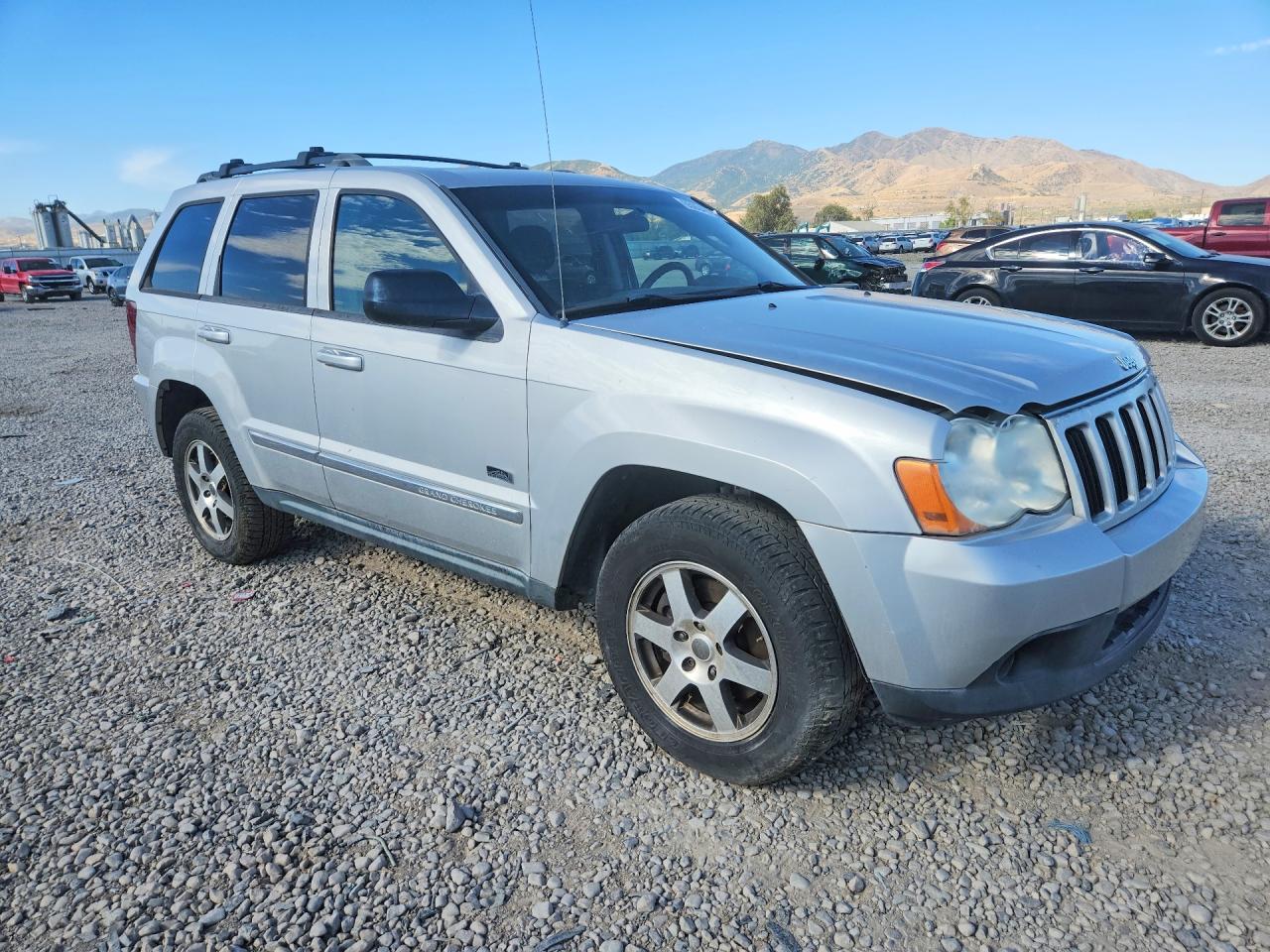 2009 Jeep Grand Cherokee Laredo Silver vin: 1J8GR48K89C549550