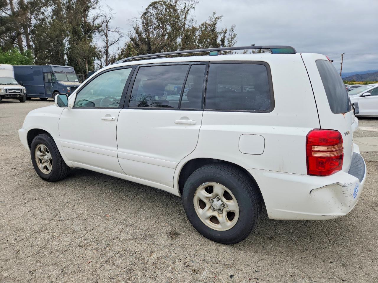 2003 Toyota Highlander Base White vin: JTEGD21A830066091