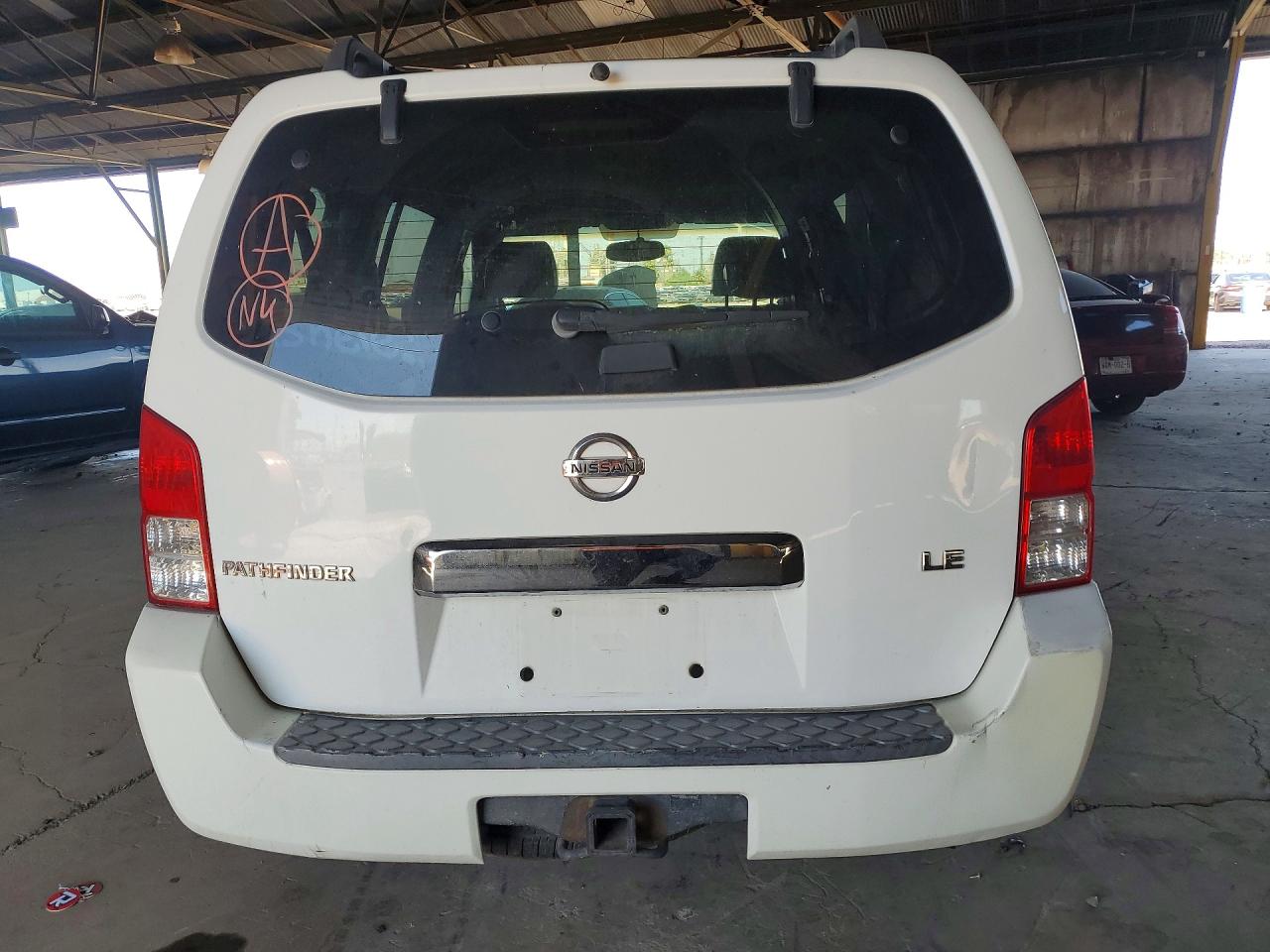 2005 Nissan Pathfinder Xe White vin: 5N1AR18U35C714200
