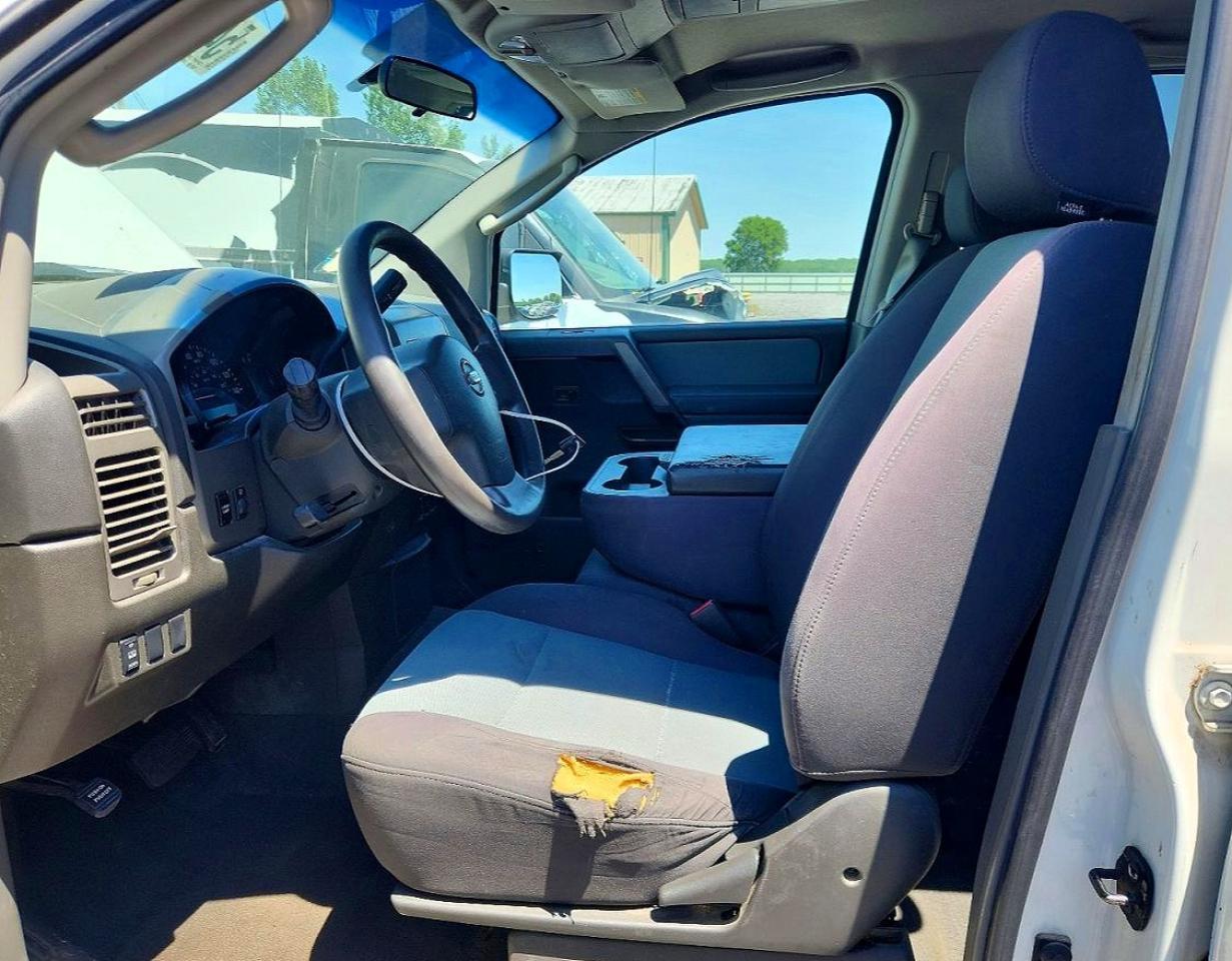 2005 Nissan Titan Xe White vin: 1N6AA07B45N502140