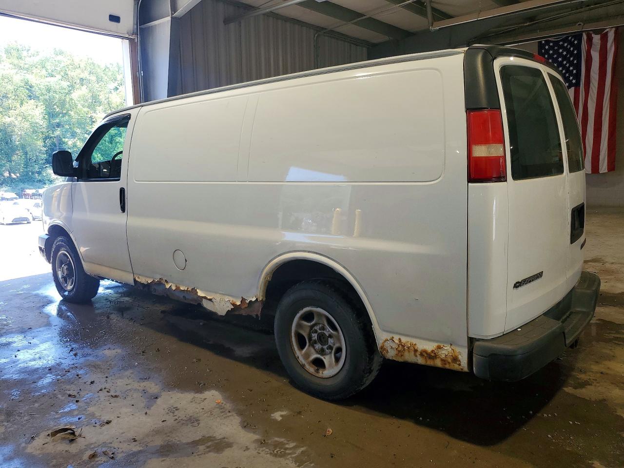 2006 Chevrolet Express G1500 White vin: 1GCFG15X661156824