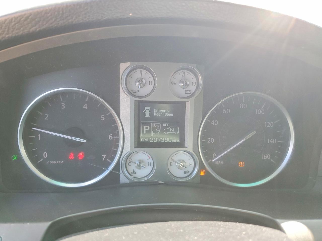 2010 Lexus Lx 570 Серебряный vin: JTJHY7AX2A4042032