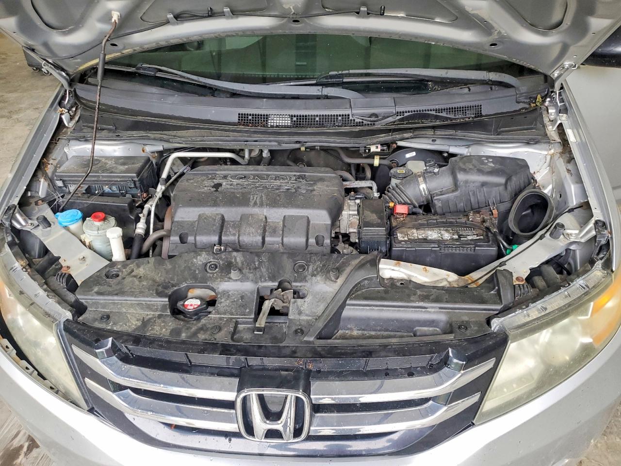 2014 Honda Odyssey Lx Silver vin: 5FNRL5H2XEB056926