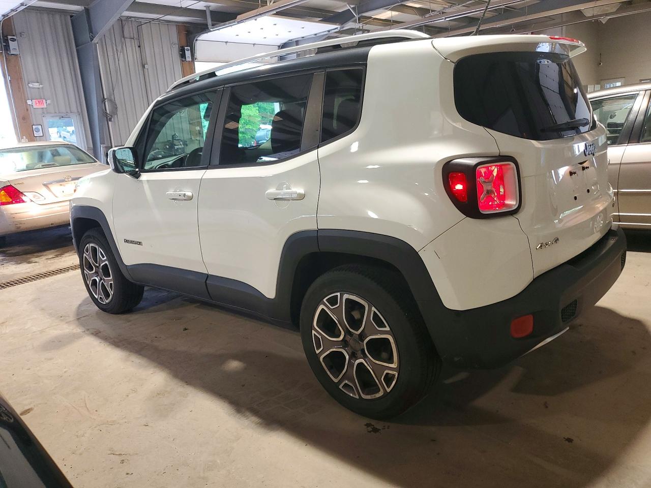2015 Jeep Renegade Limited White vin: ZACCJBDT3FPC23209