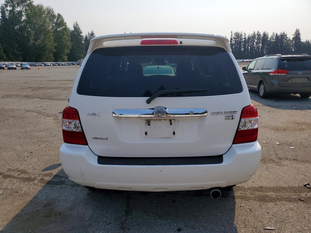 2007 Toyota Highlander Hybrid White vin: JTEHW21A370040440