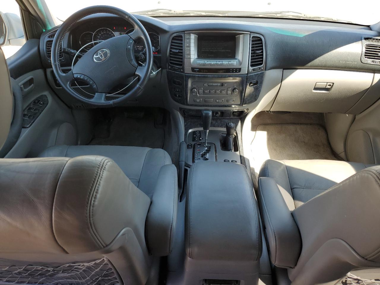 2006 Toyota Land Cruiser White vin: JTEHT05J162089100
