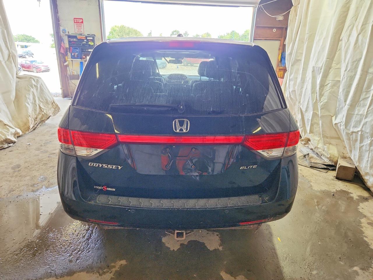 2015 Honda Odyssey Touring Black vin: 5FNRL5H96FB032492
