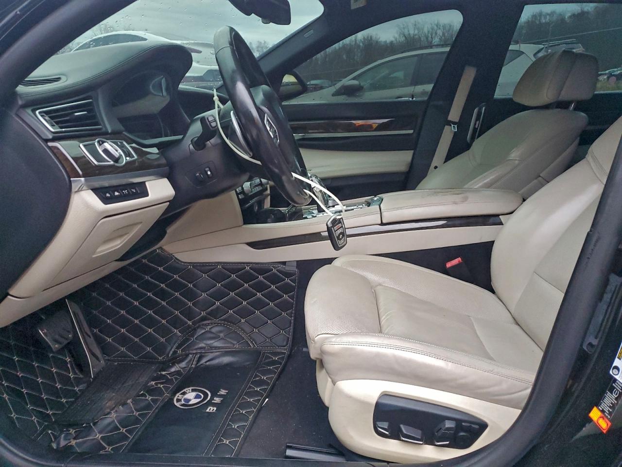 2014 Bmw 750 Lxi Черный vin: WBAYF8C53ED652924